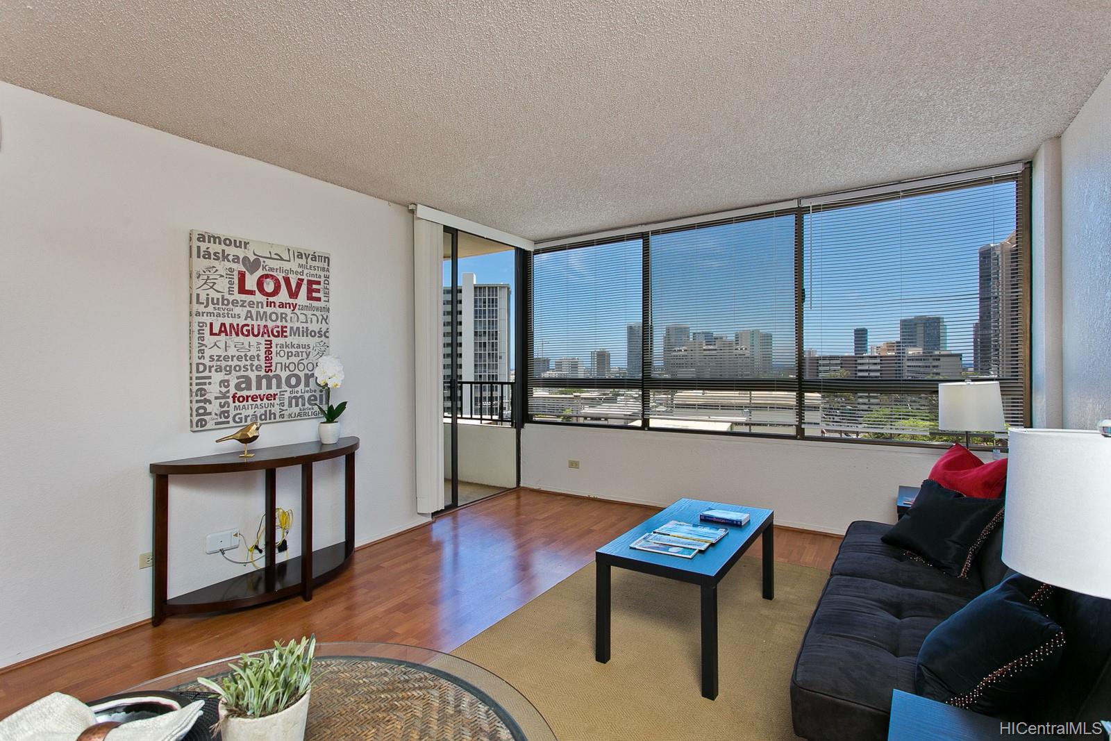 1054 Green Street #402, Honolulu, HI 96822