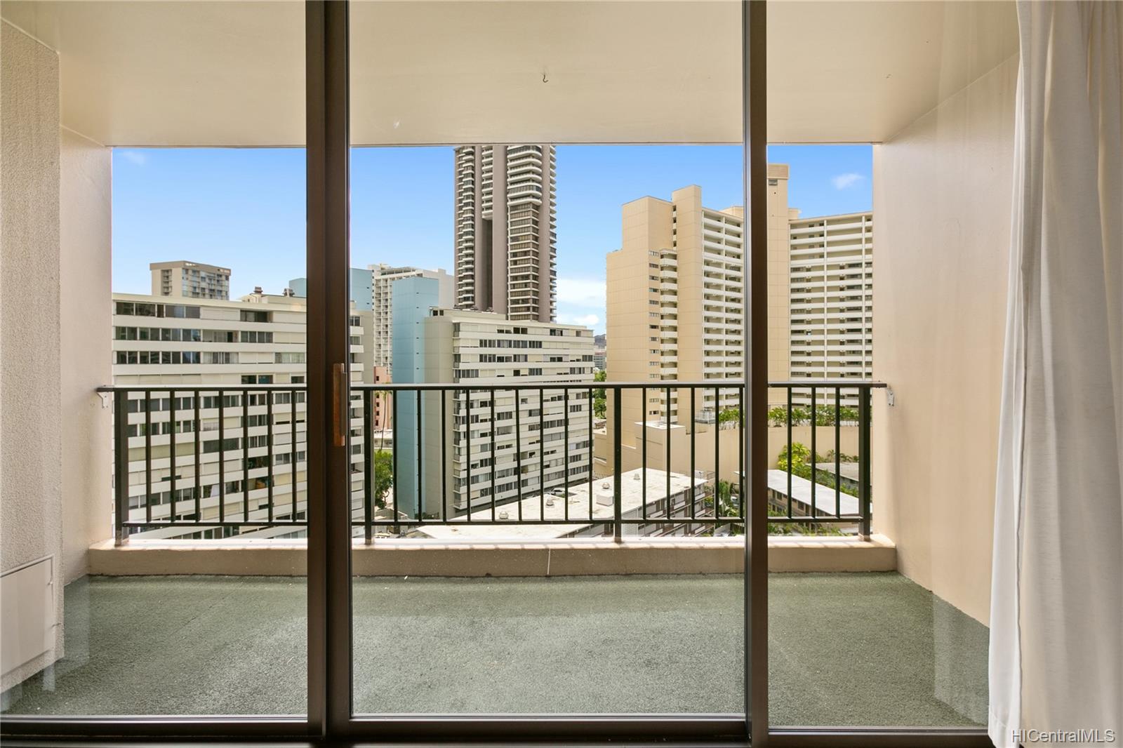 411 Hobron Lane #1109, Honolulu, HI 96815