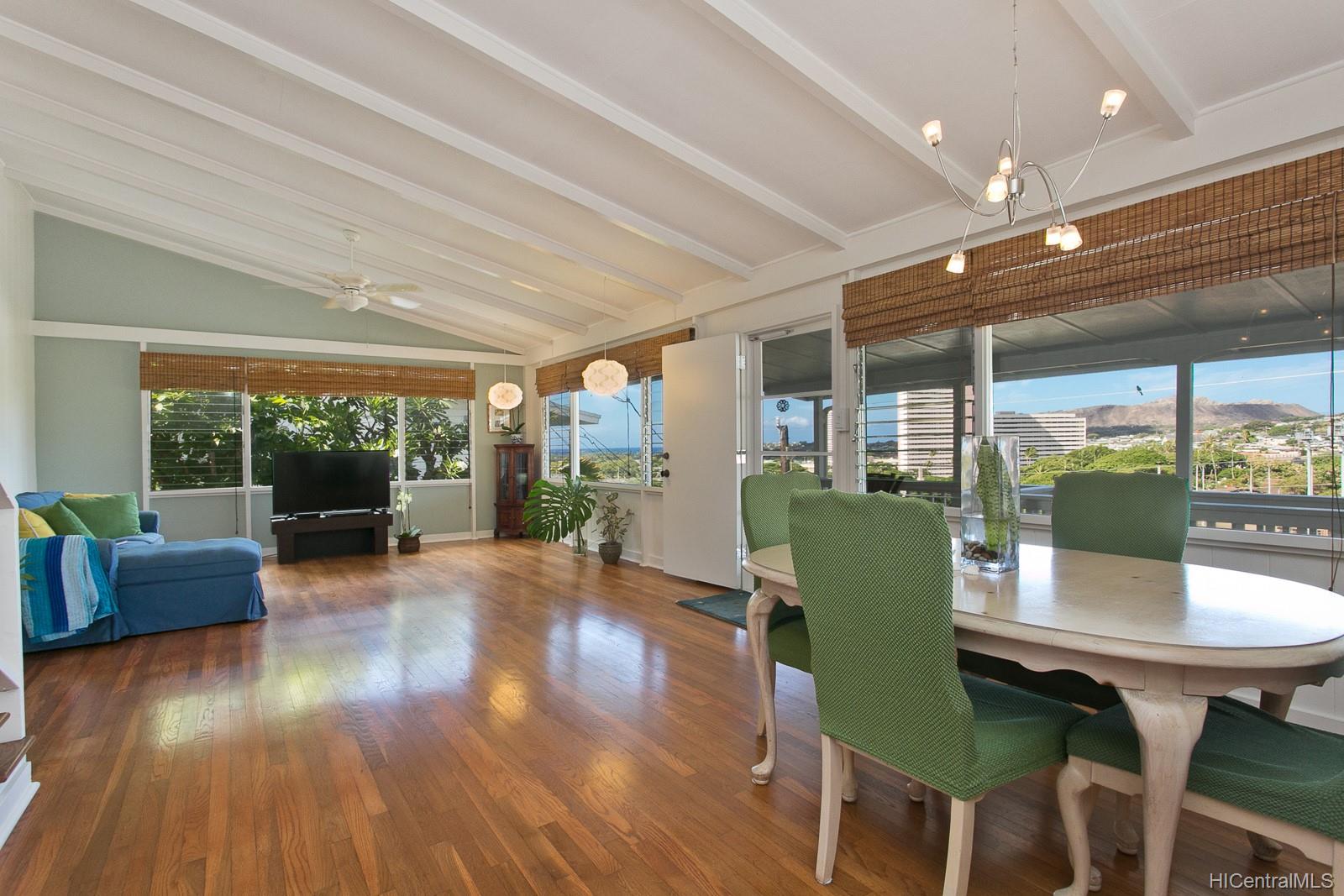 1341 Hoakoa Place Honolulu, HI 96821