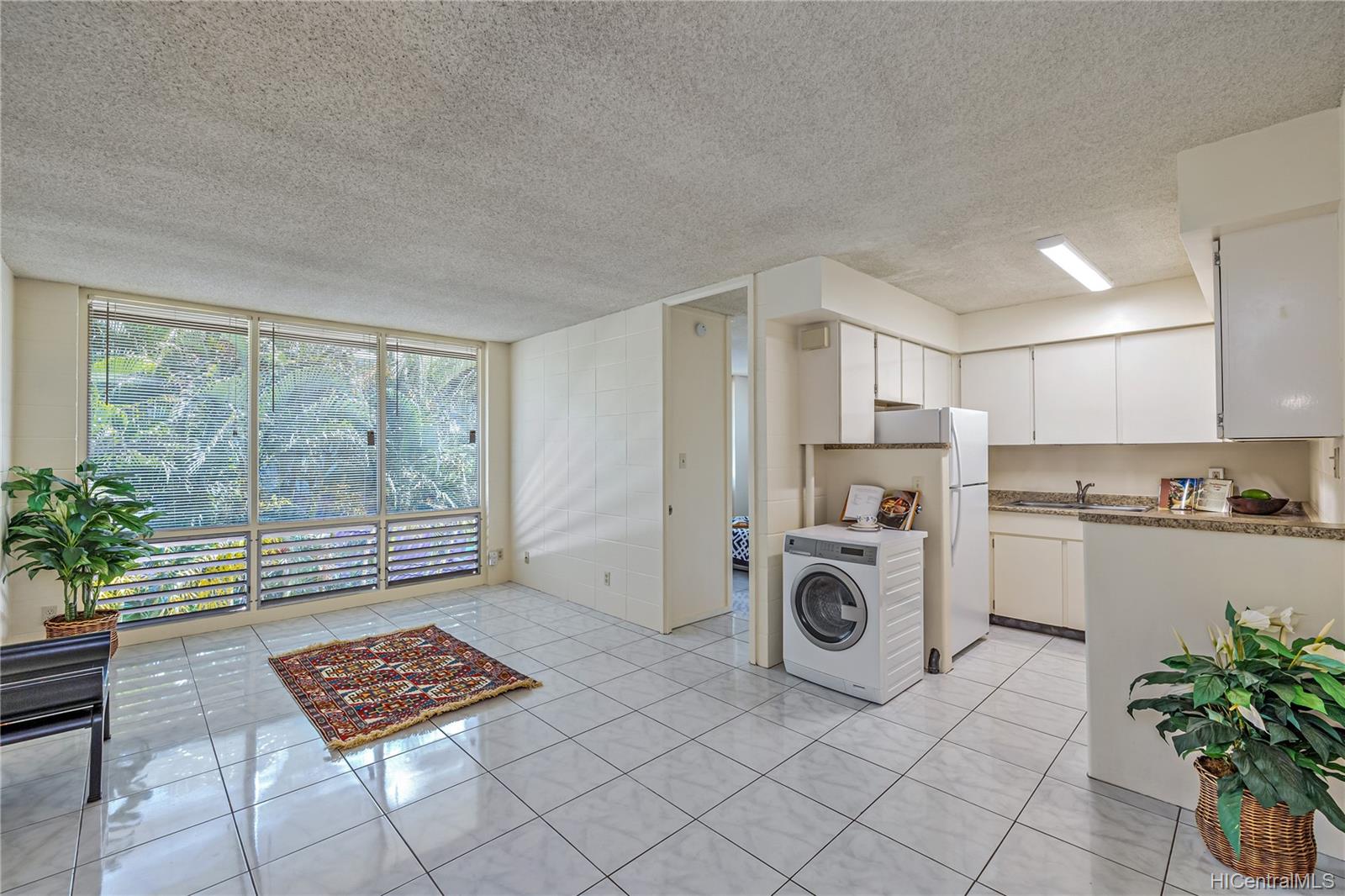 929 Ahana Street #304, Honolulu, HI 96814