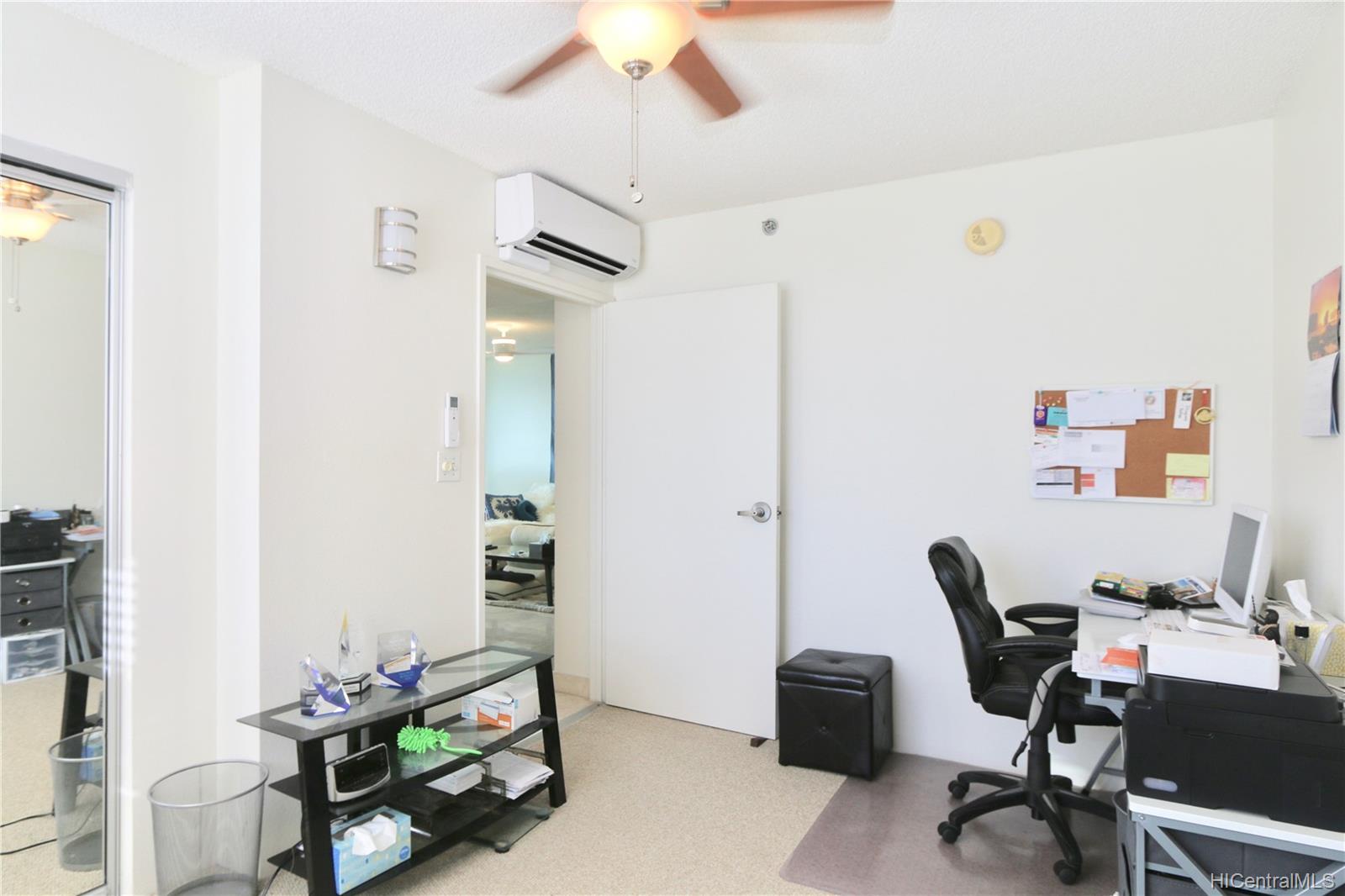 1448 Young Street #1211, Honolulu, HI 96814