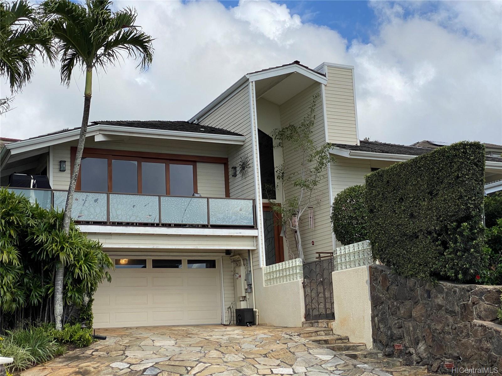 670 Kaulana Place Honolulu, HI 96821