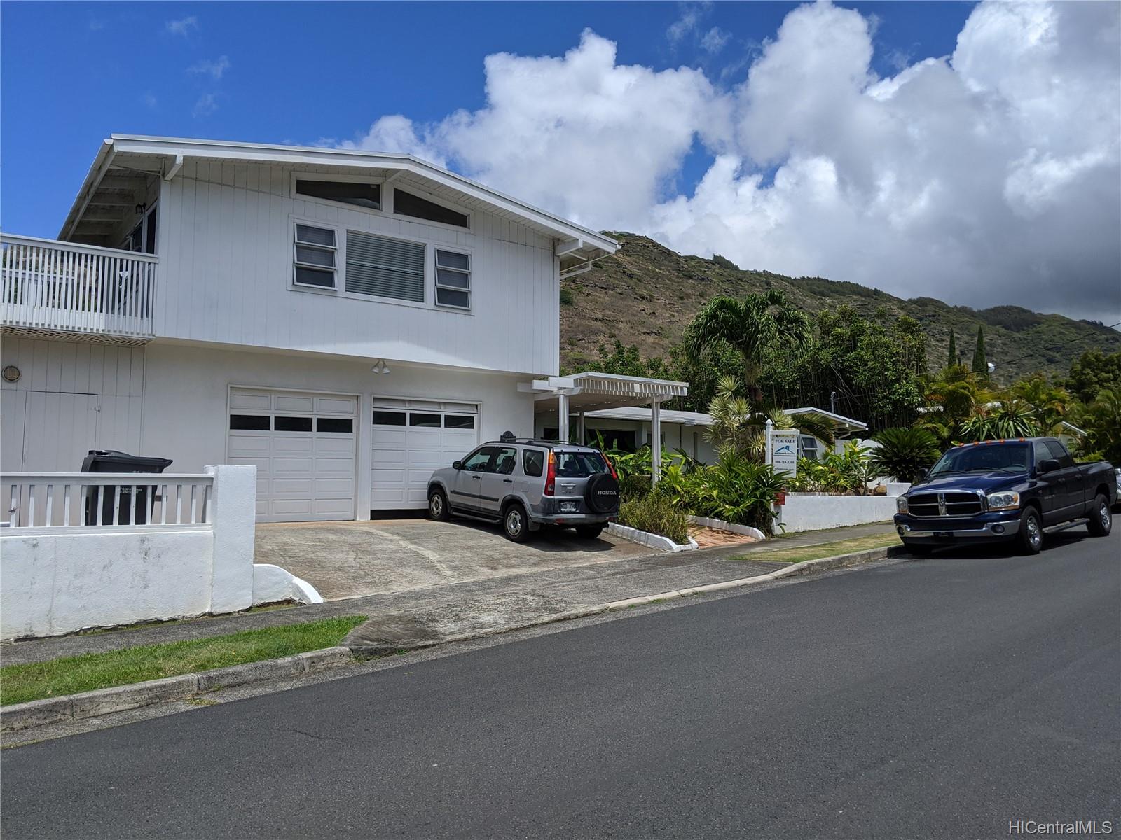 5838 Haleola Street Honolulu, HI 96821