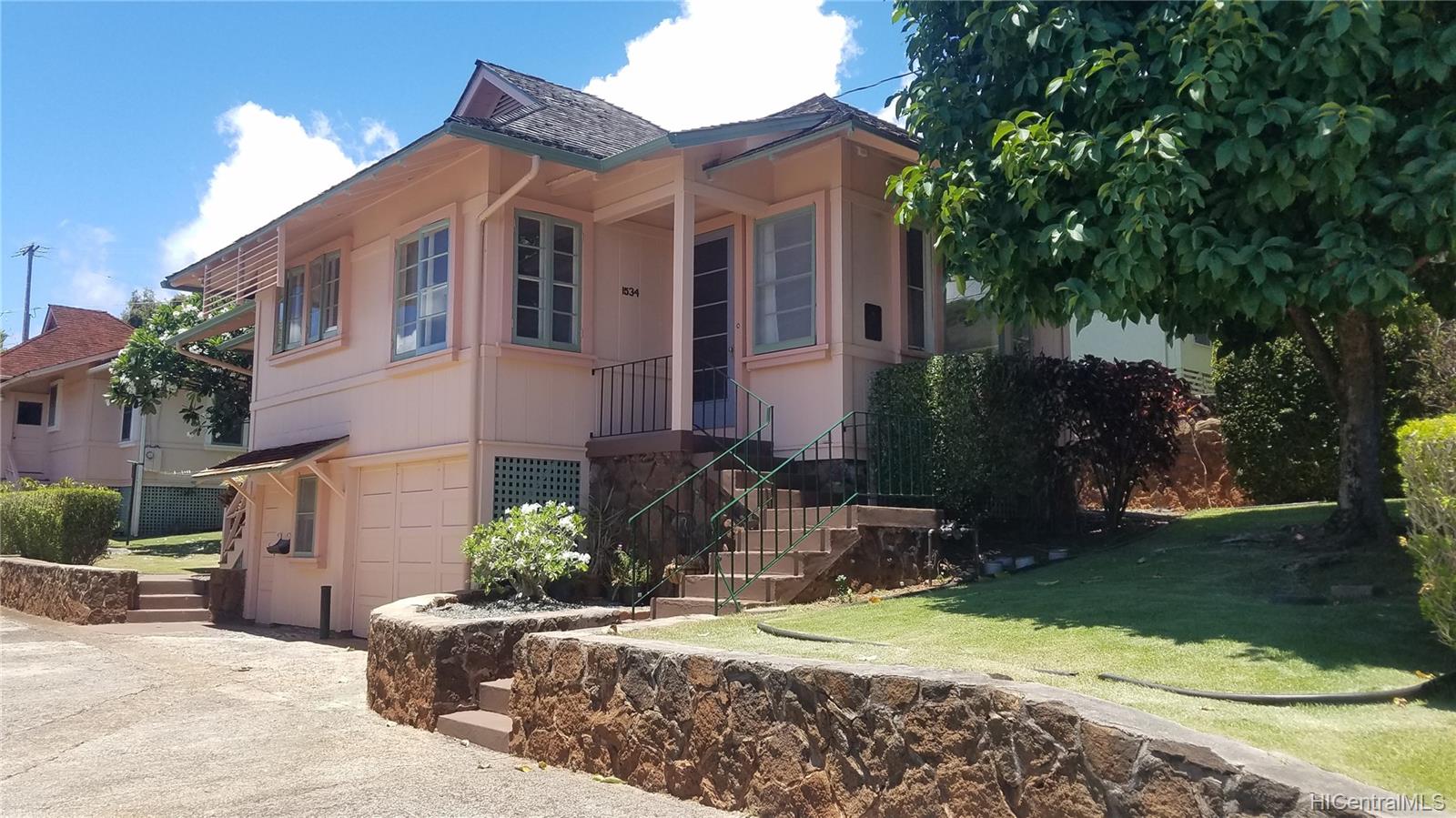 1534 Wilhelmina Rise #1, Honolulu, HI 96816