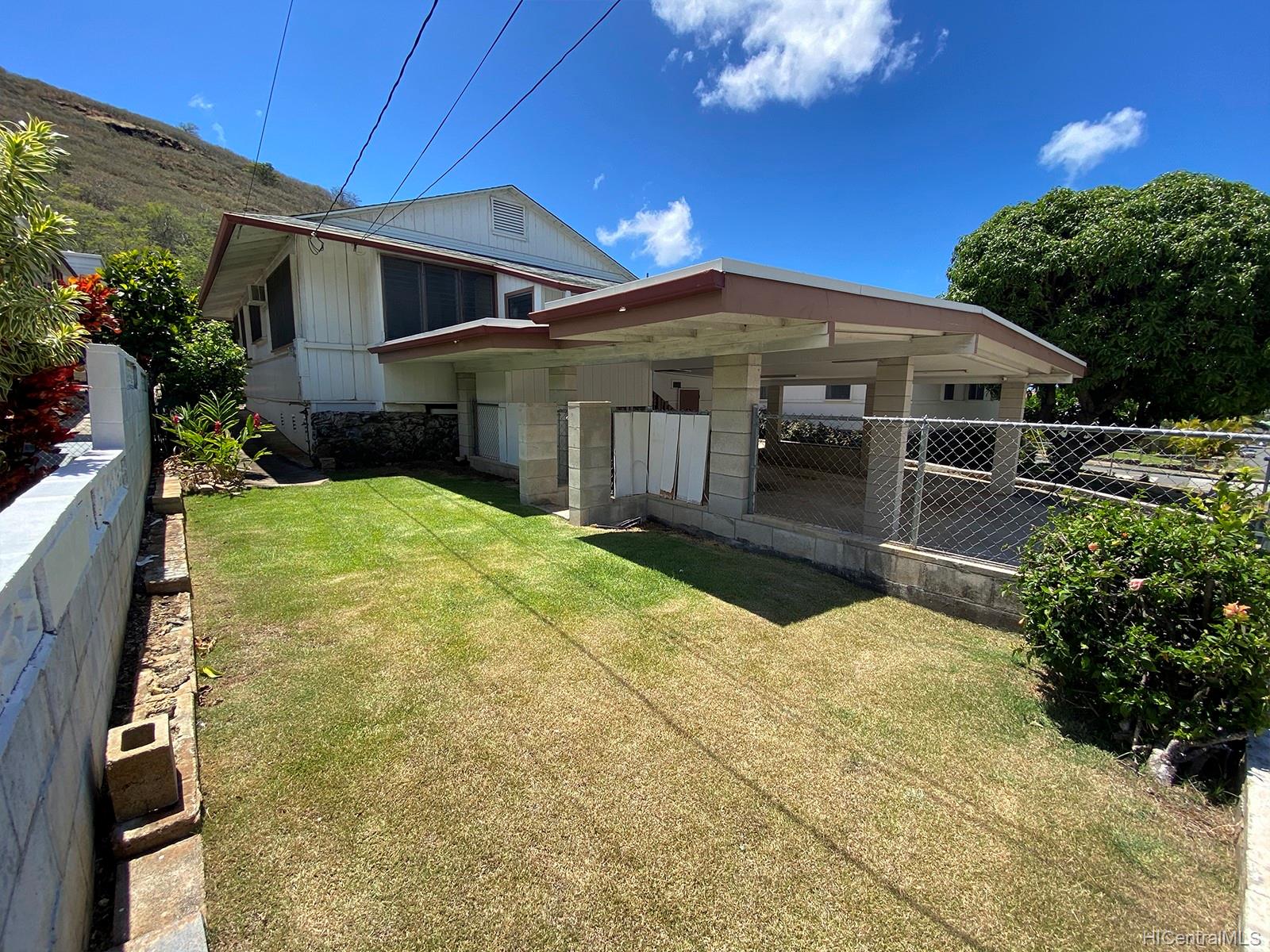 1407 Ainakoa Avenue Honolulu, HI 96821