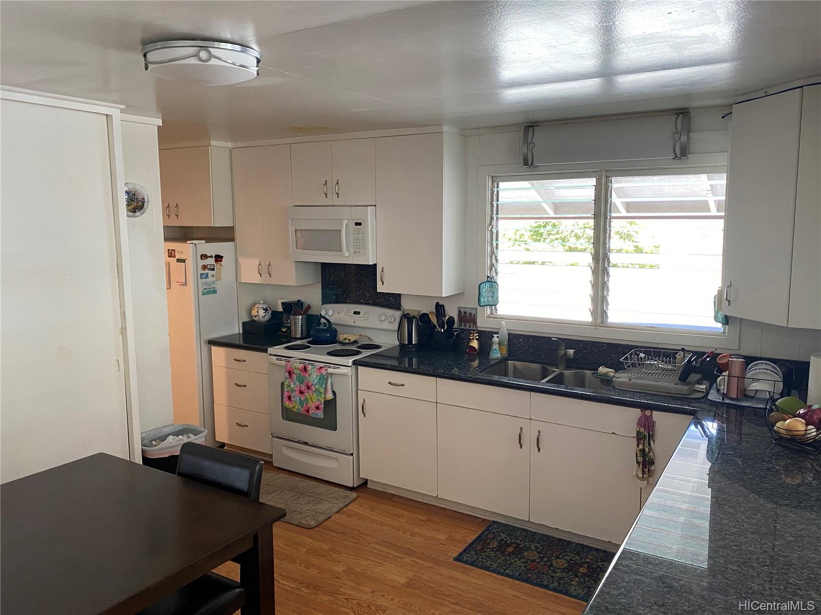 1407 Ainakoa Avenue Honolulu, HI 96821