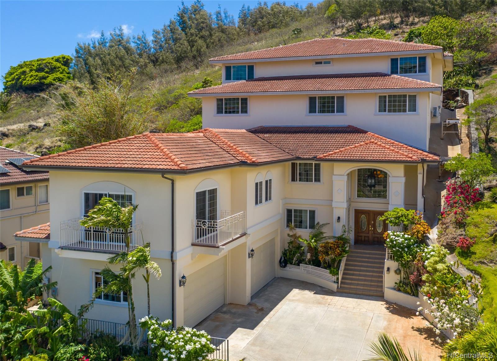 5520 Poola Street Honolulu, HI 96821