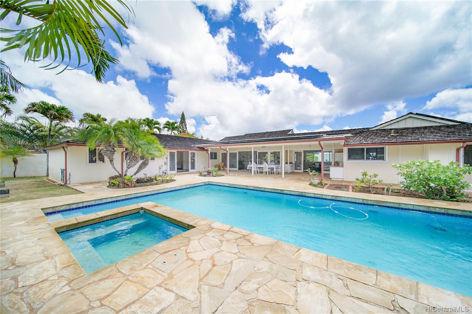 1227 Koloa Street Honolulu, HI 96816