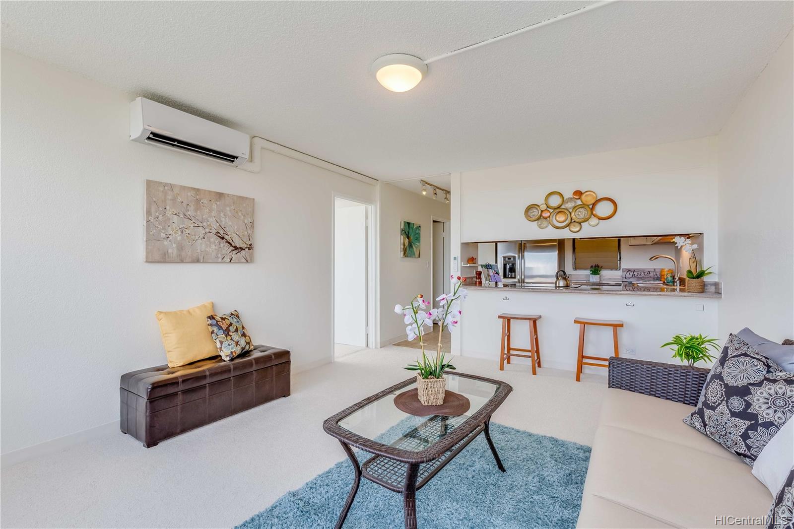 1054 Green Street #805, Honolulu, HI 96822