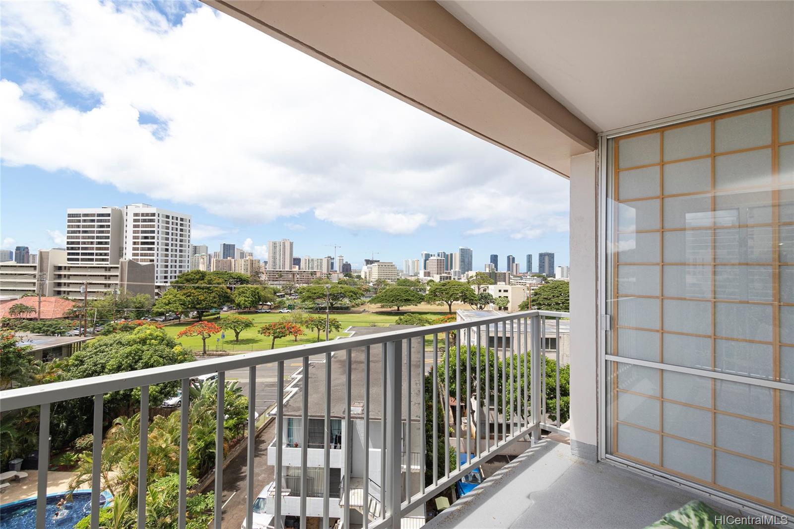 1617 Keeaumoku Street #608, Honolulu, HI 96822