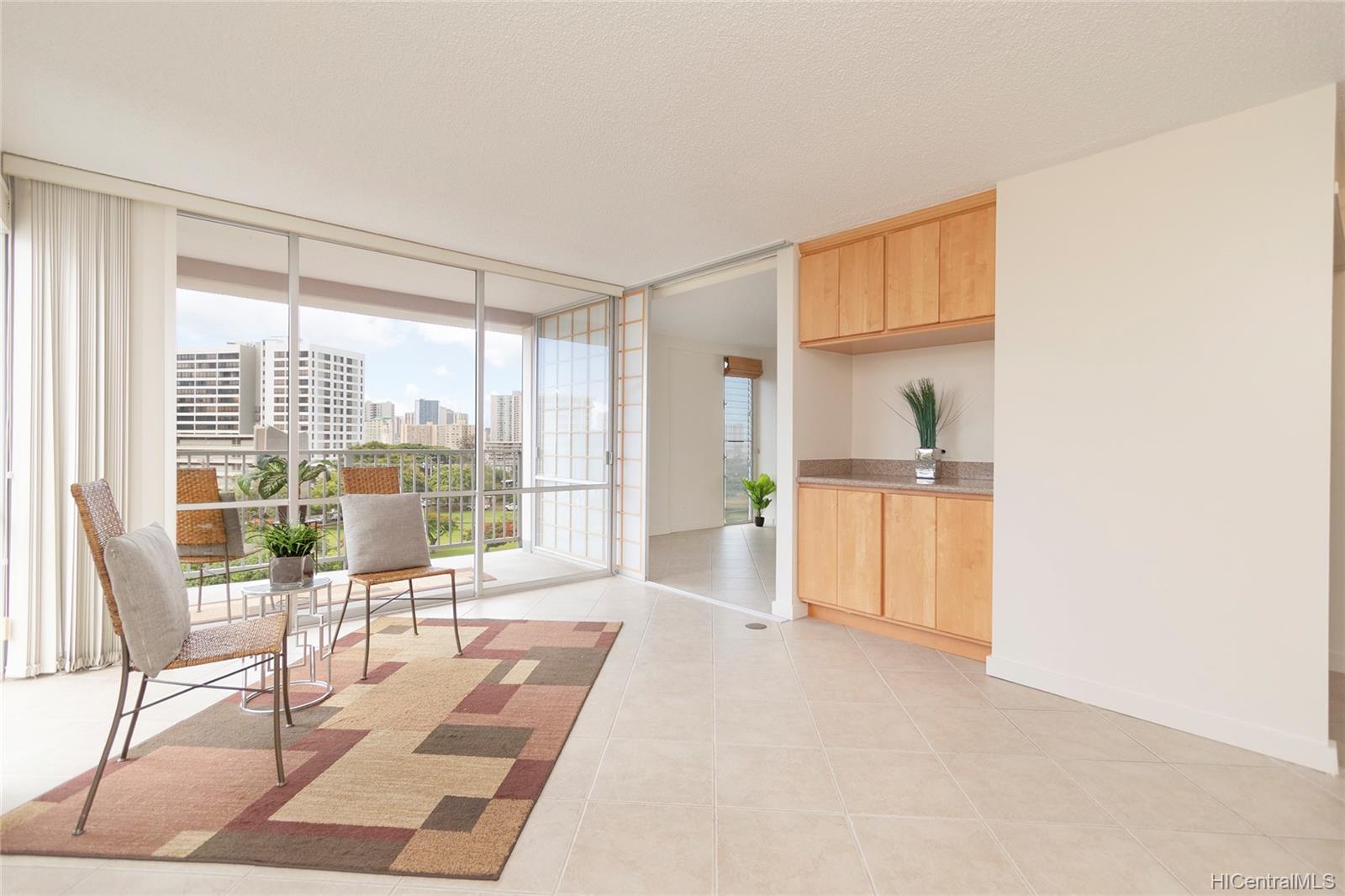 1617 Keeaumoku Street #608, Honolulu, HI 96822