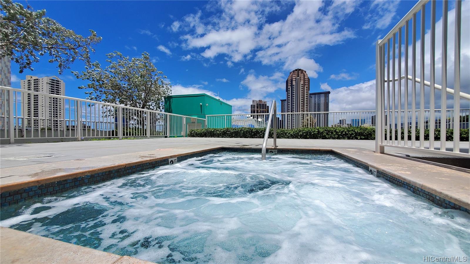 909 Kapiolani Boulevard #2403, Honolulu, HI 96814