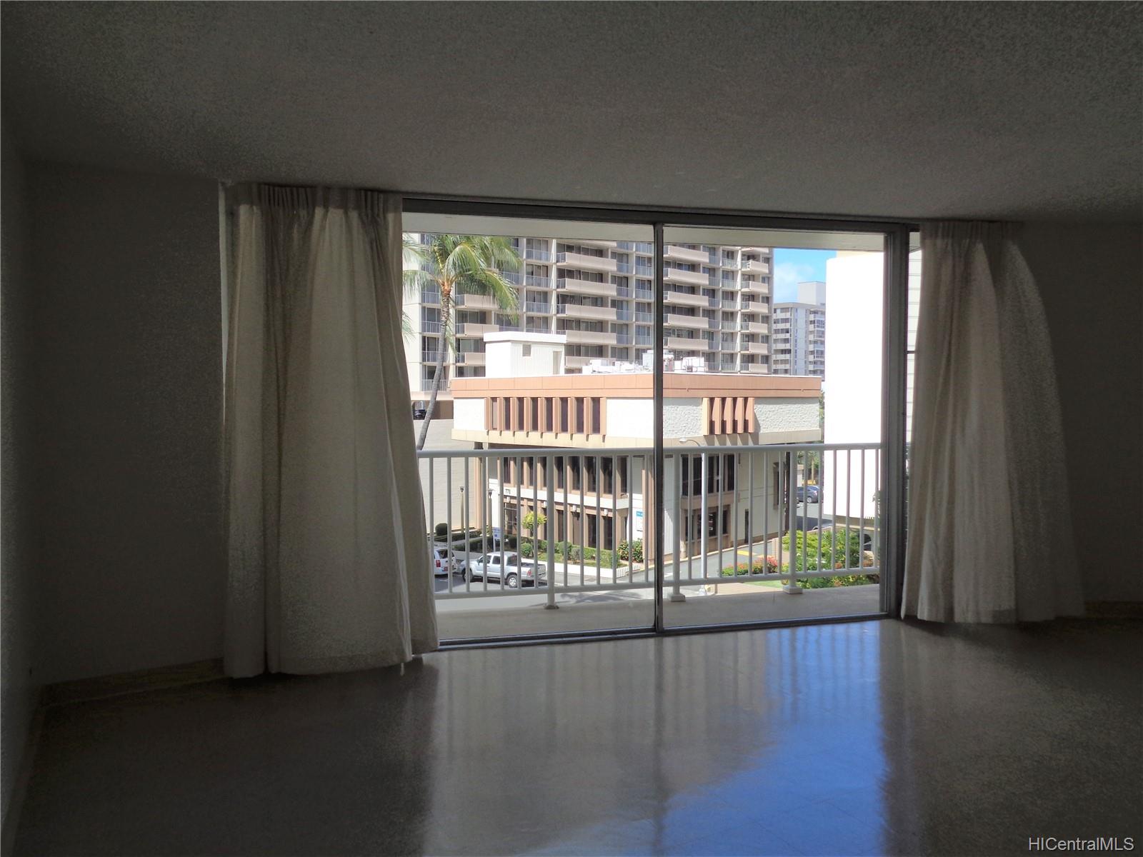 750 Amana Street #405, Honolulu, HI 96814