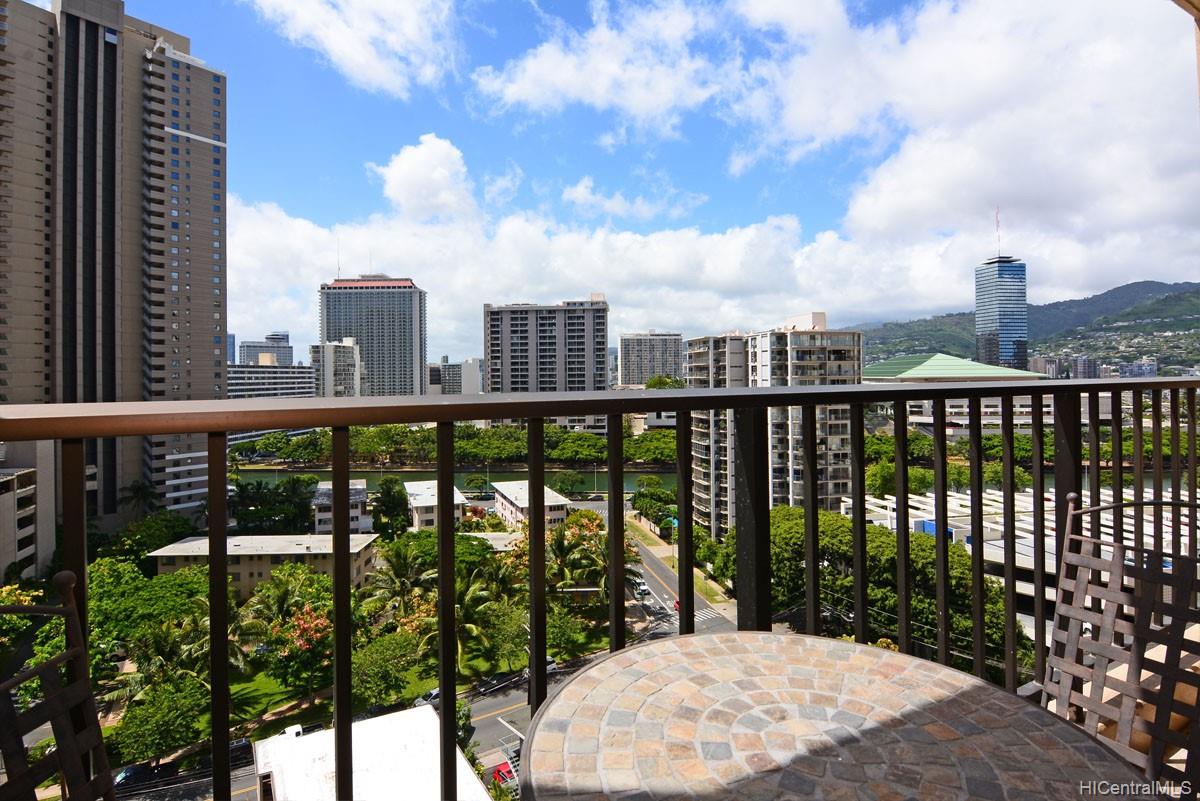 411 Hobron Lane #1412, Honolulu, HI 96815