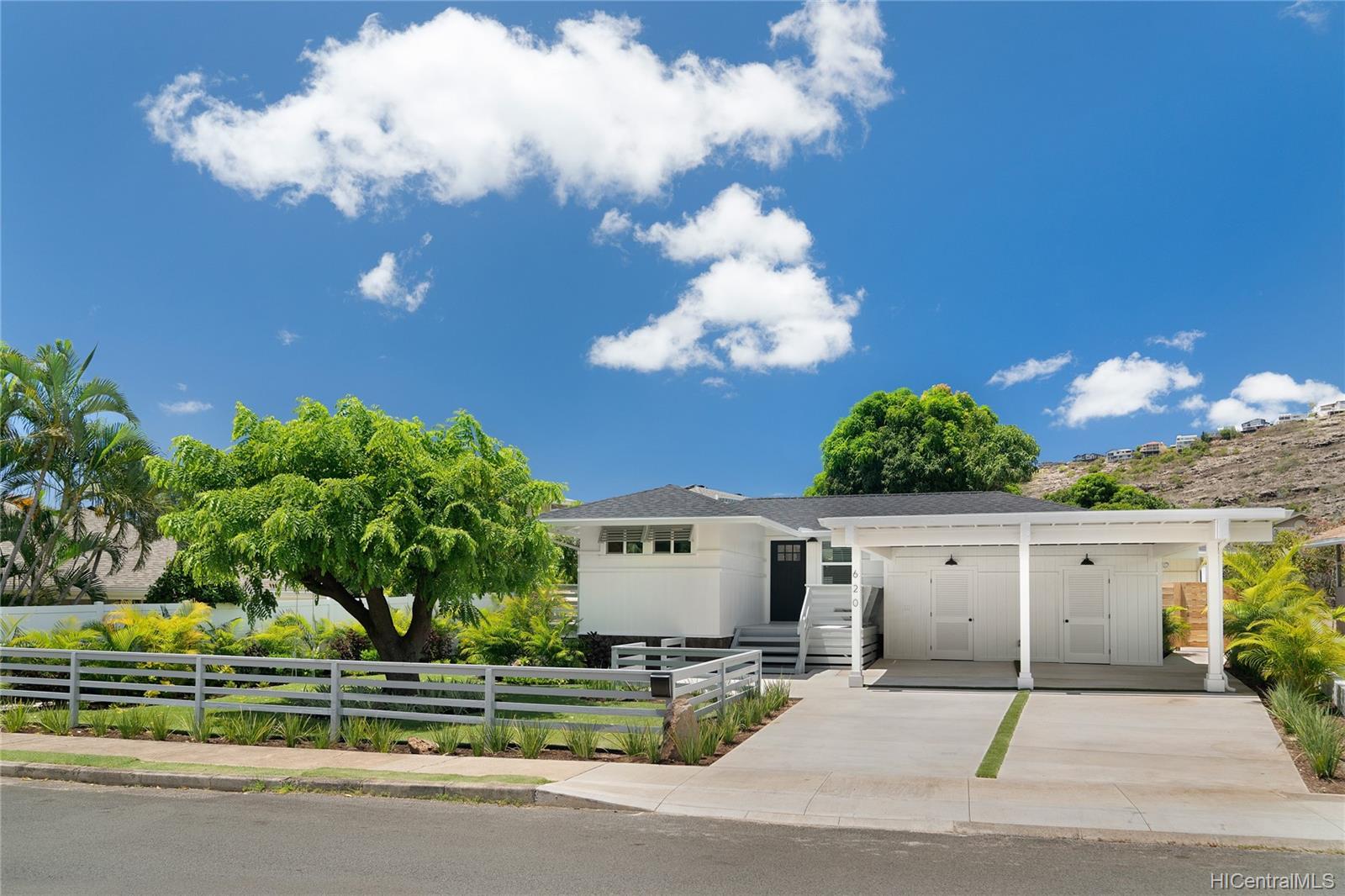 620 Hind Iuka Drive Honolulu, HI 96821