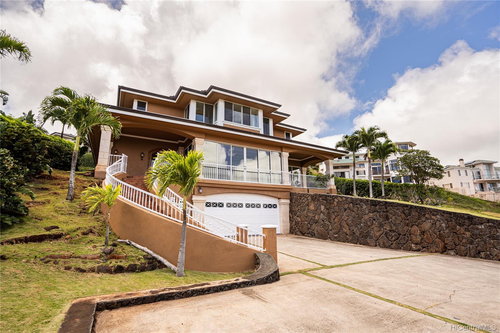 640 Moaniala Street Honolulu, HI 96821