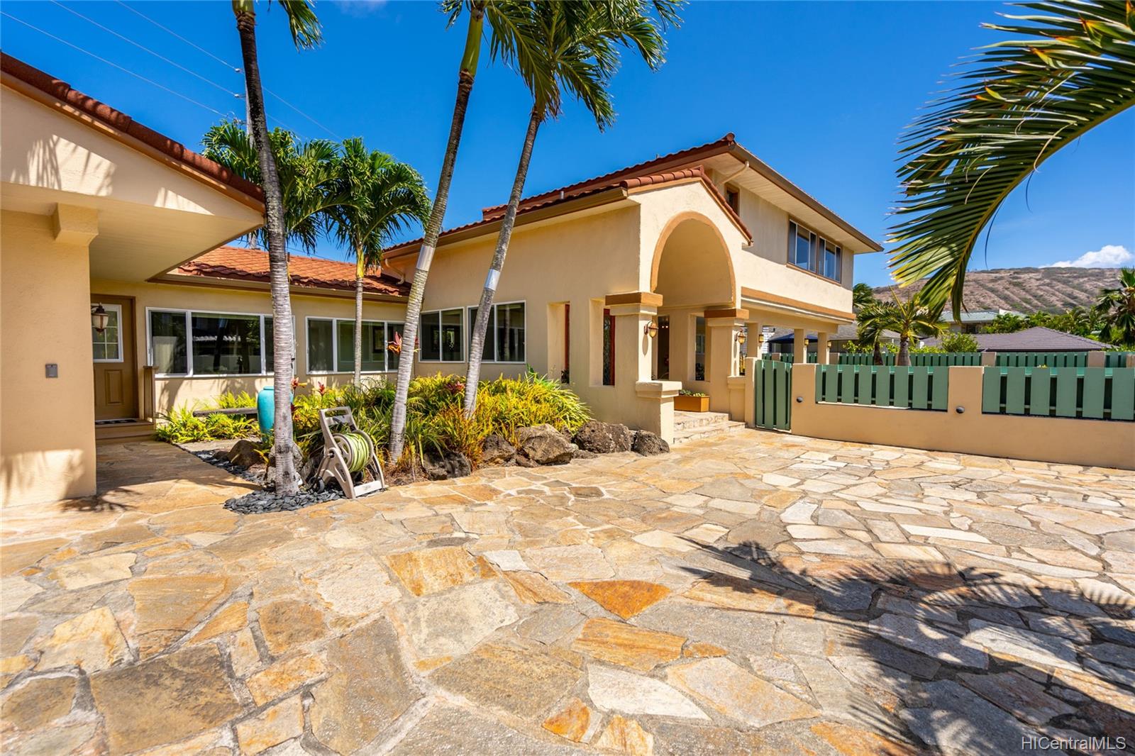 238 Portlock Road Honolulu, HI 96825