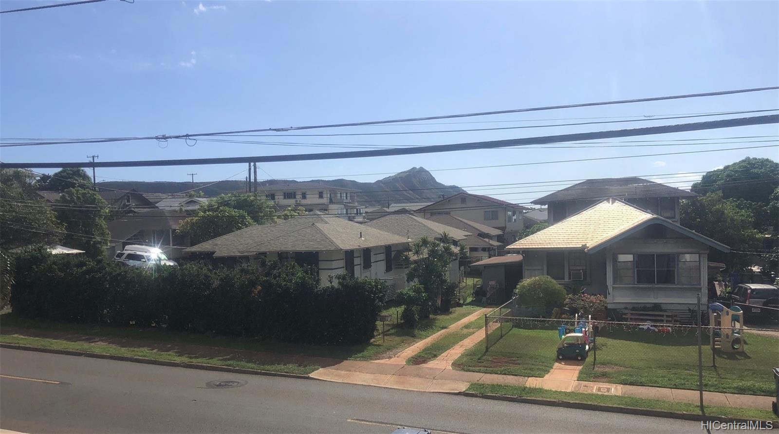 3374 Maunaloa Avenue Honolulu, HI 96816