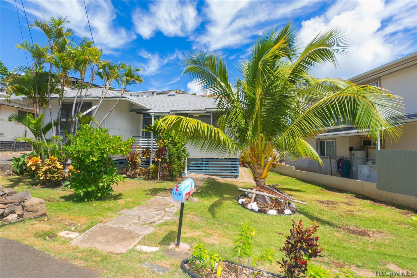 1345 17th Avenue Honolulu, HI 96816