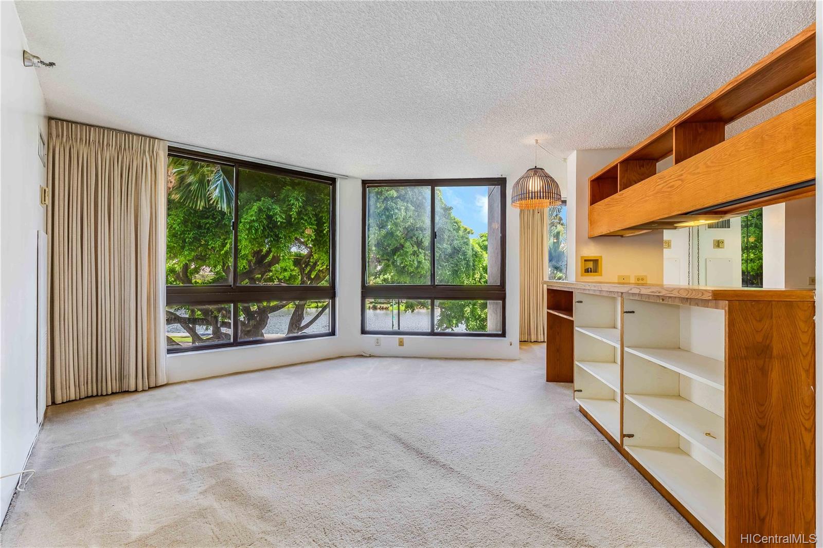 300 Wai Nani Way #312, Honolulu, HI 96815