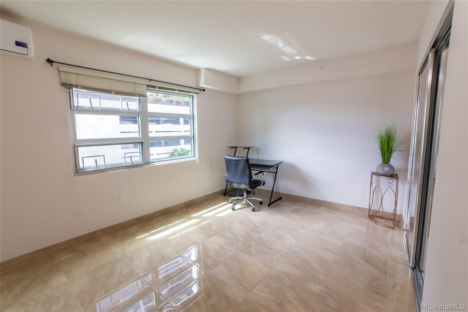 801 South Street #324, Honolulu, HI 96813