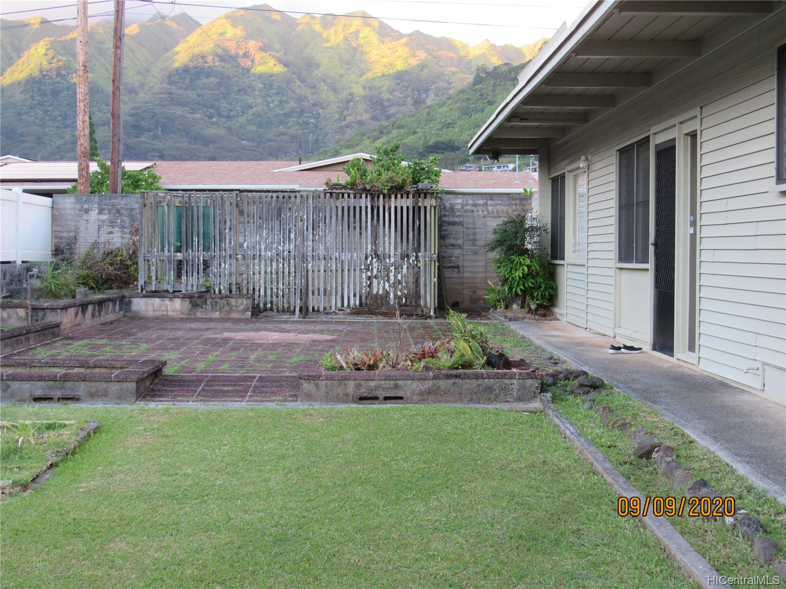 3288 Pawaina Street Honolulu, HI 96822