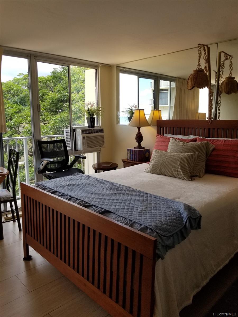 2947 Kalakaua Avenue #703, Honolulu, HI 96815