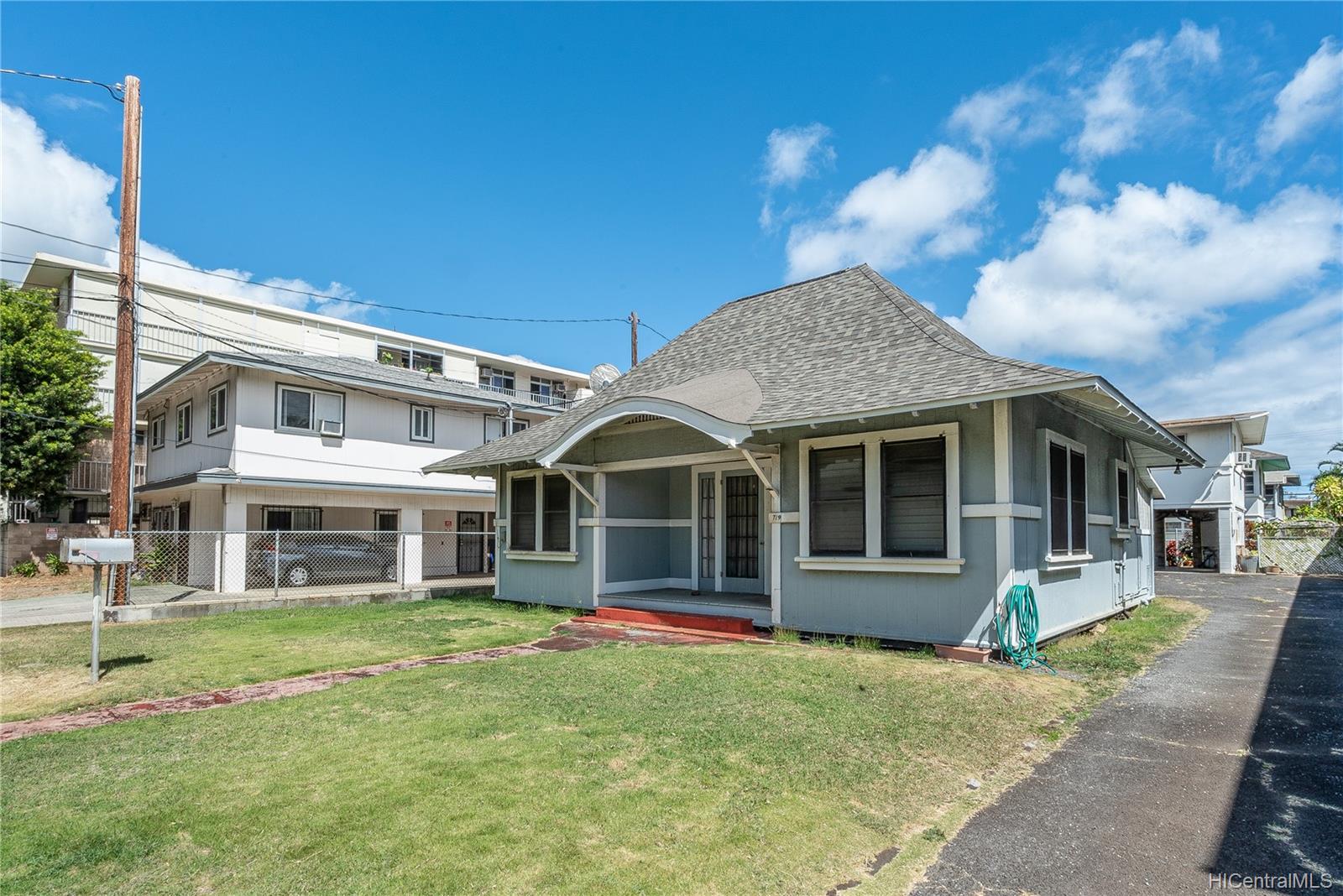 719 Makaleka Avenue Honolulu, HI 96816