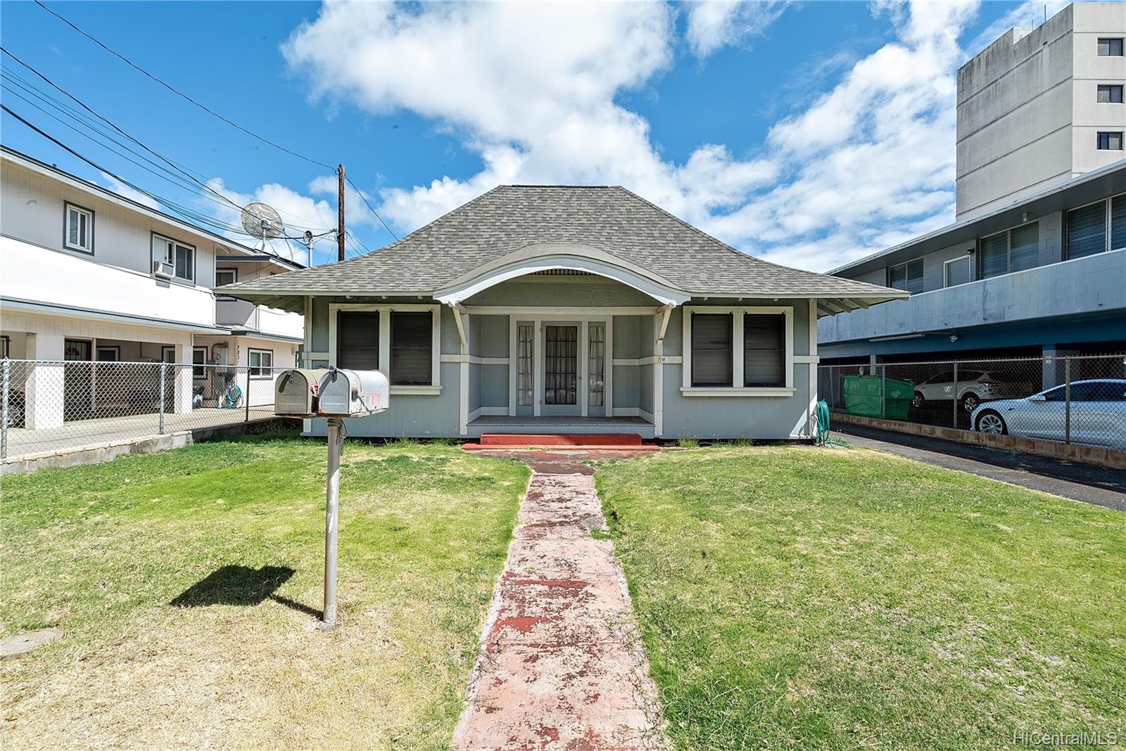 719 Makaleka Avenue Honolulu, HI 96816