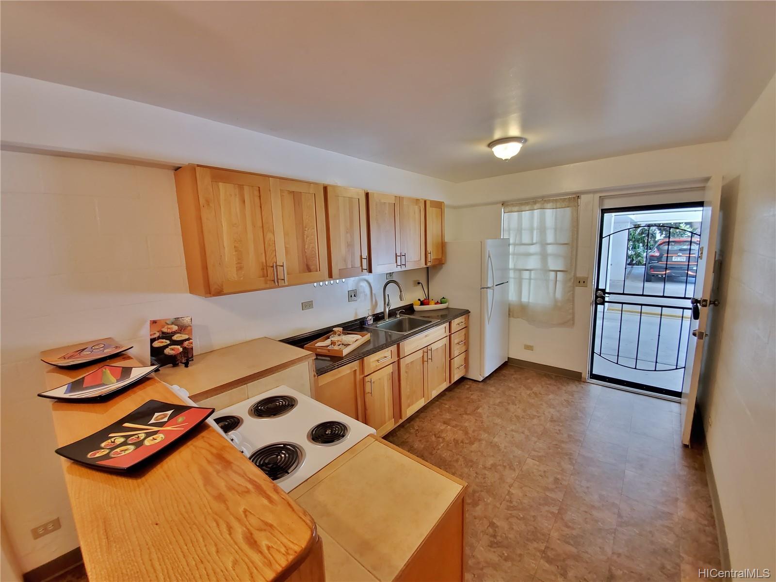 1425 Punahou Street #102, Honolulu, HI 96822