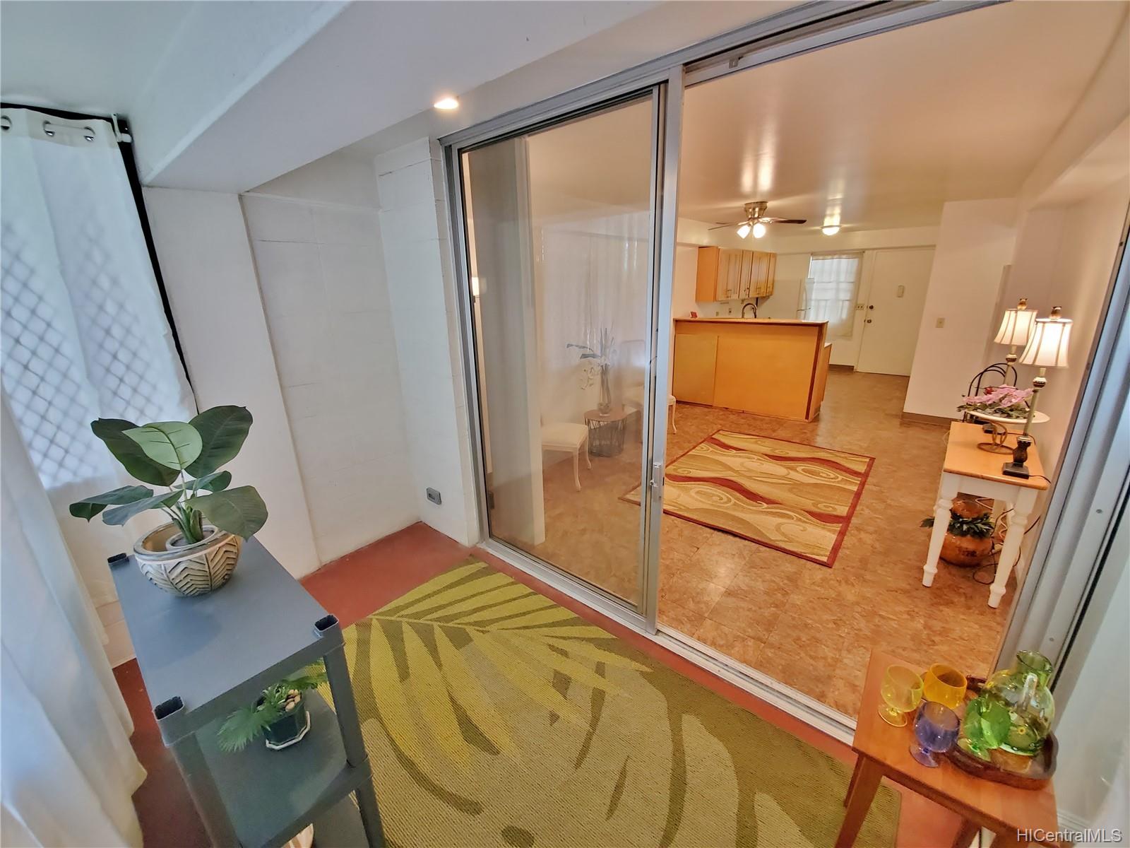 1425 Punahou Street #102, Honolulu, HI 96822