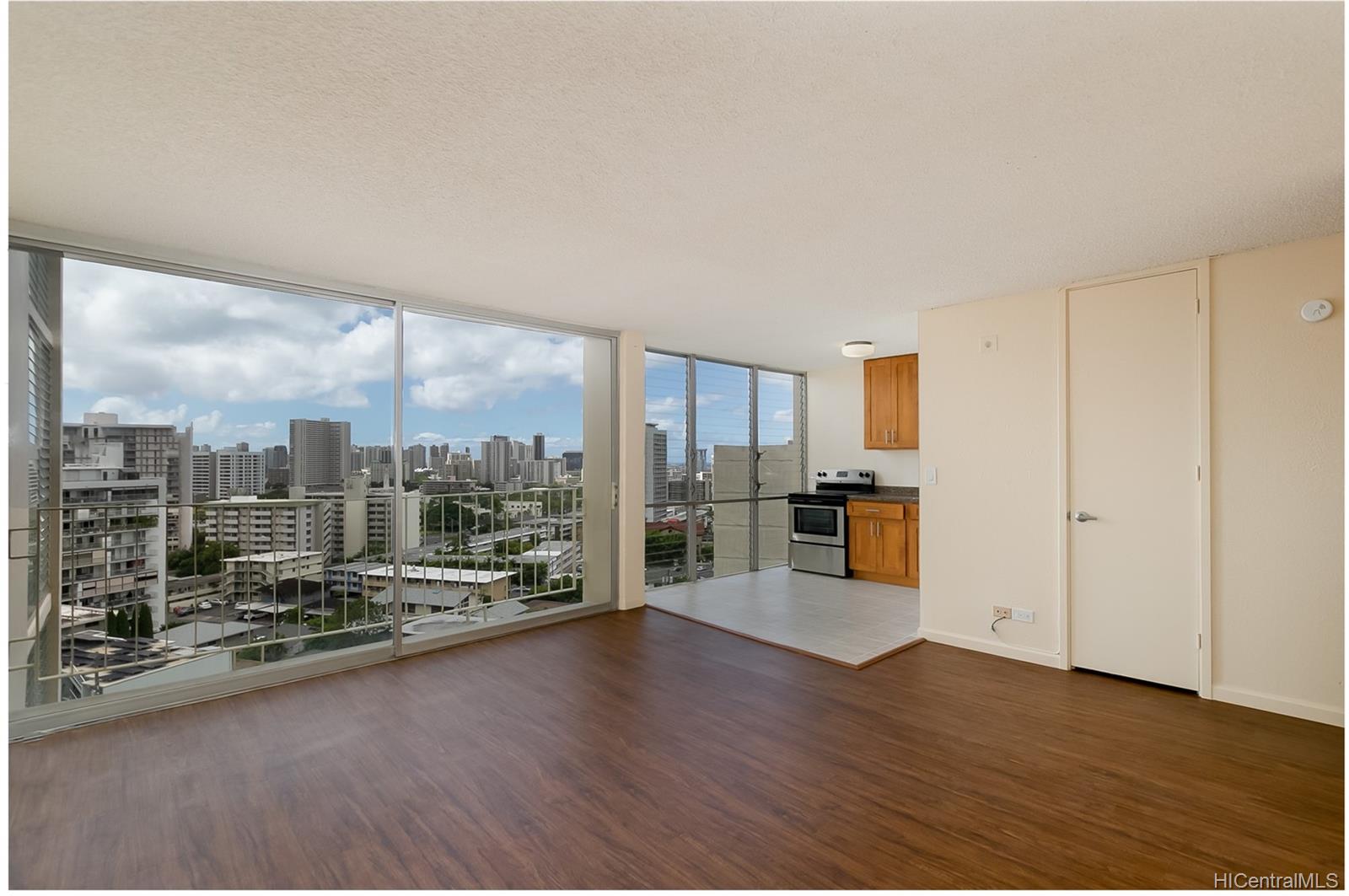 1702 Kewalo Street #1103, Honolulu, HI 96822