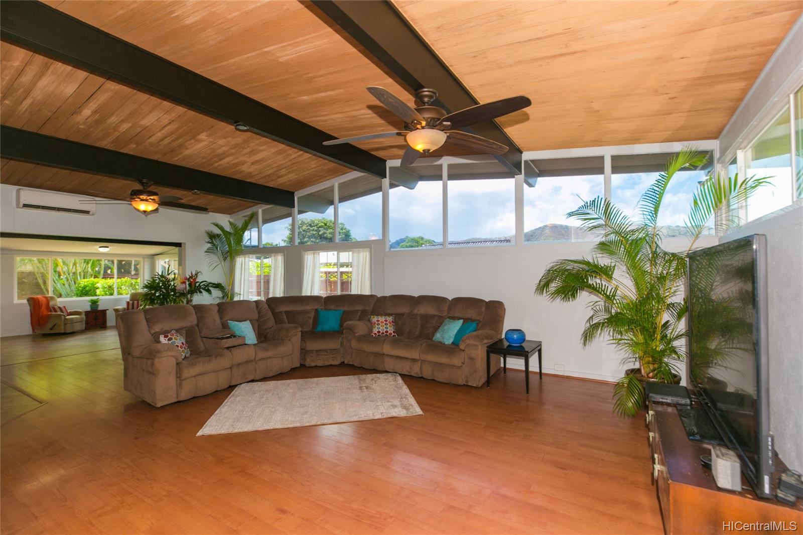 4302 Papu Circle Honolulu, HI 96816