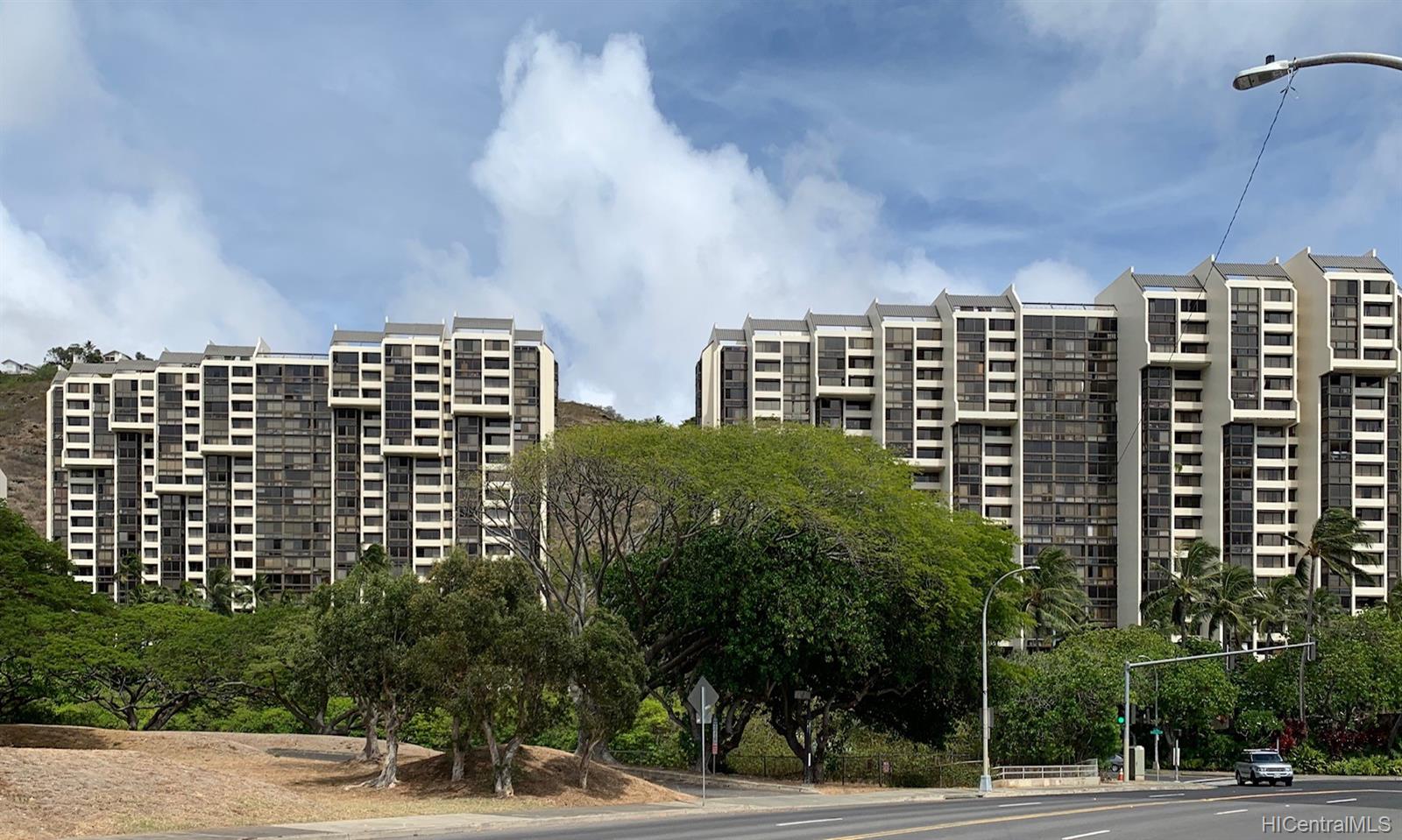 531 Hahaione Street #2/11A, Honolulu, HI 96825