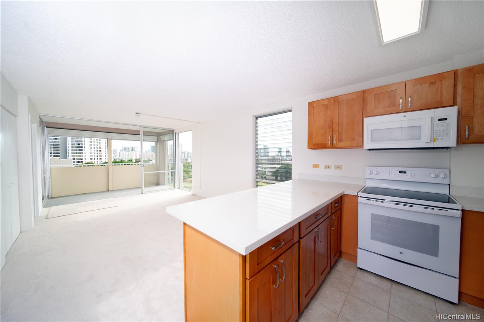 1617 Keeaumoku Street #705, Honolulu, HI 96822