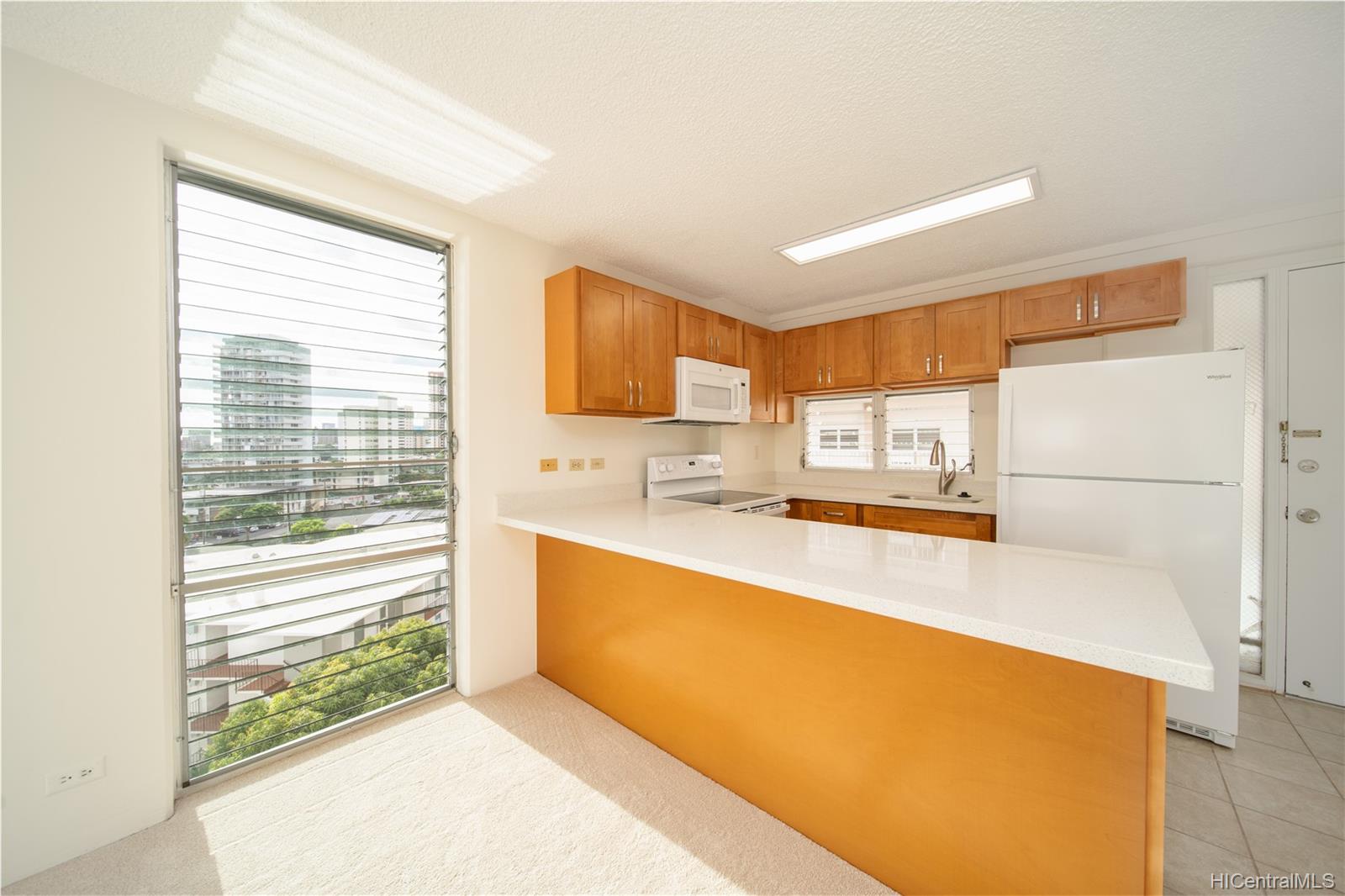 1617 Keeaumoku Street #705, Honolulu, HI 96822