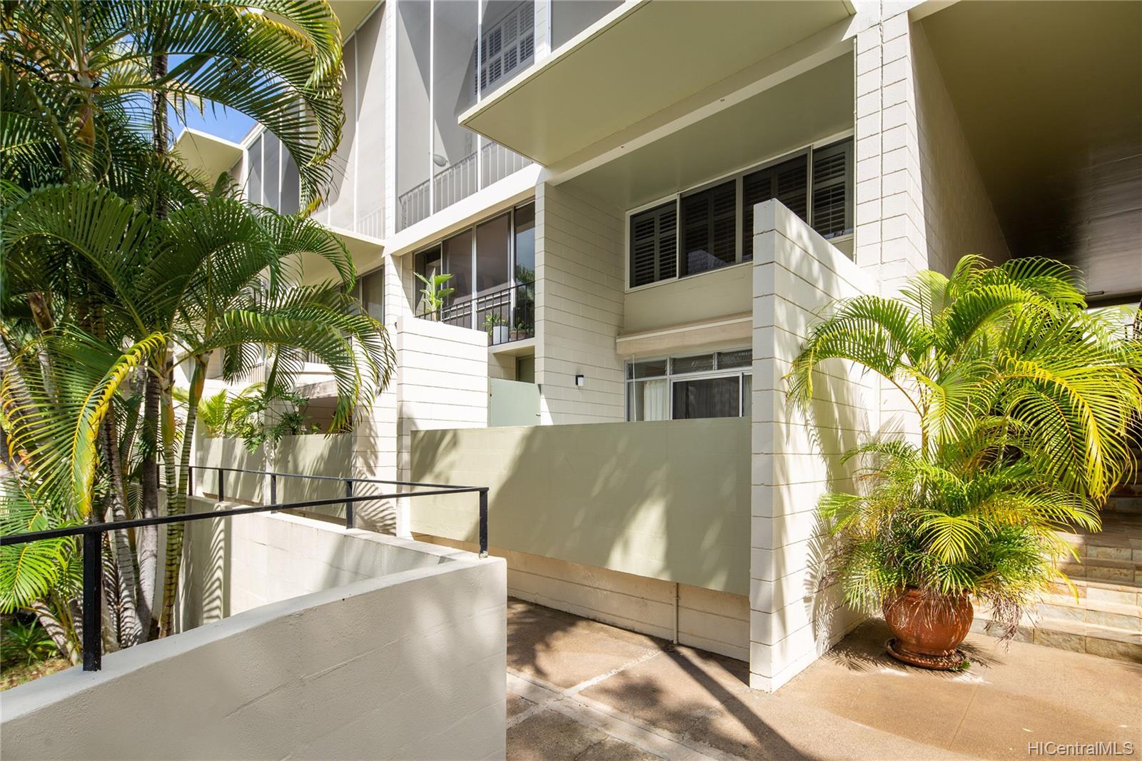 3030 Pualei Circle #113, Honolulu, HI 96815