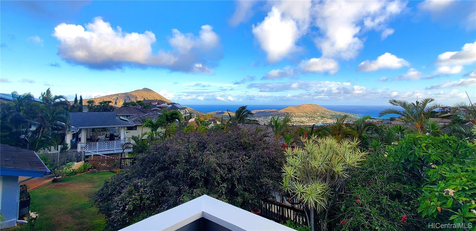 1065 Kaoopulu Place Honolulu, HI 96825