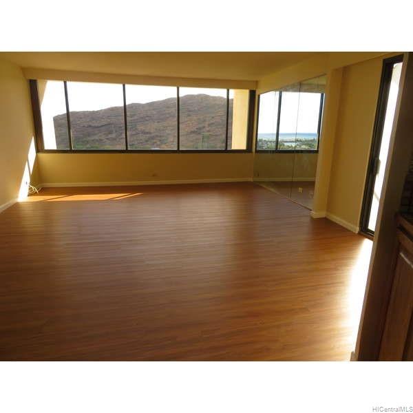 555 Hahaione Street #15C, Honolulu, HI 96825