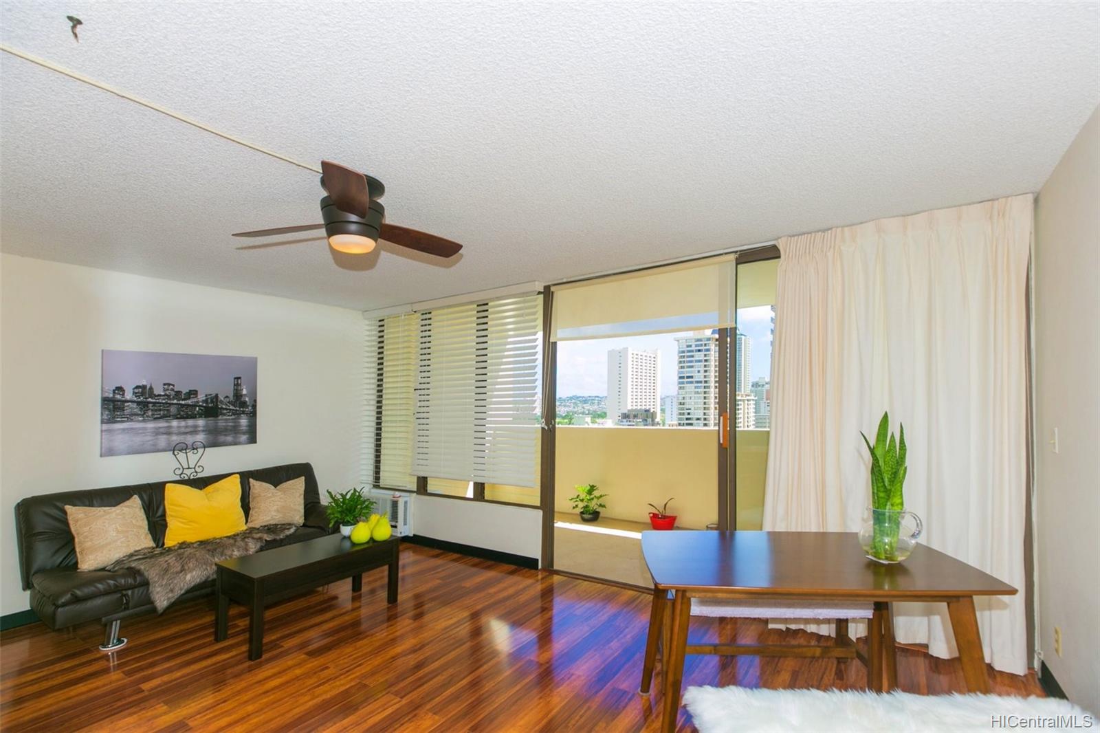 2092 Kuhio Avenue #1902, Honolulu, HI 96815