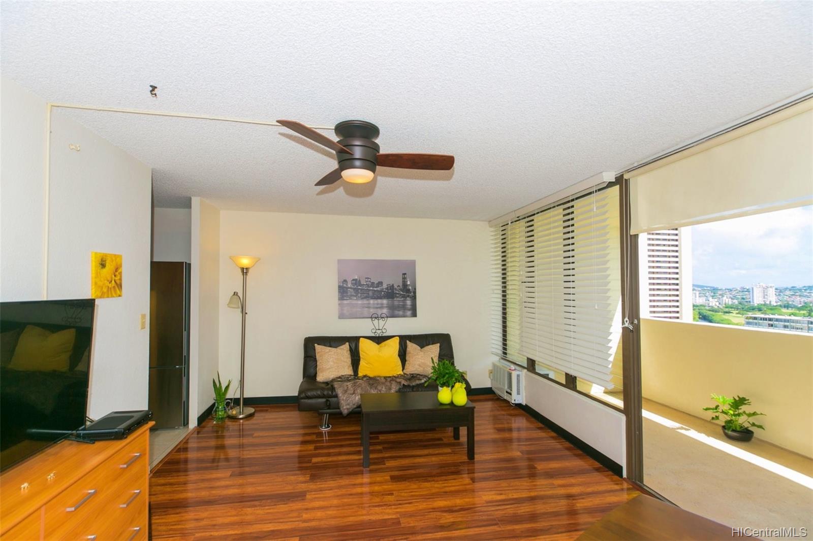 2092 Kuhio Avenue #1902, Honolulu, HI 96815