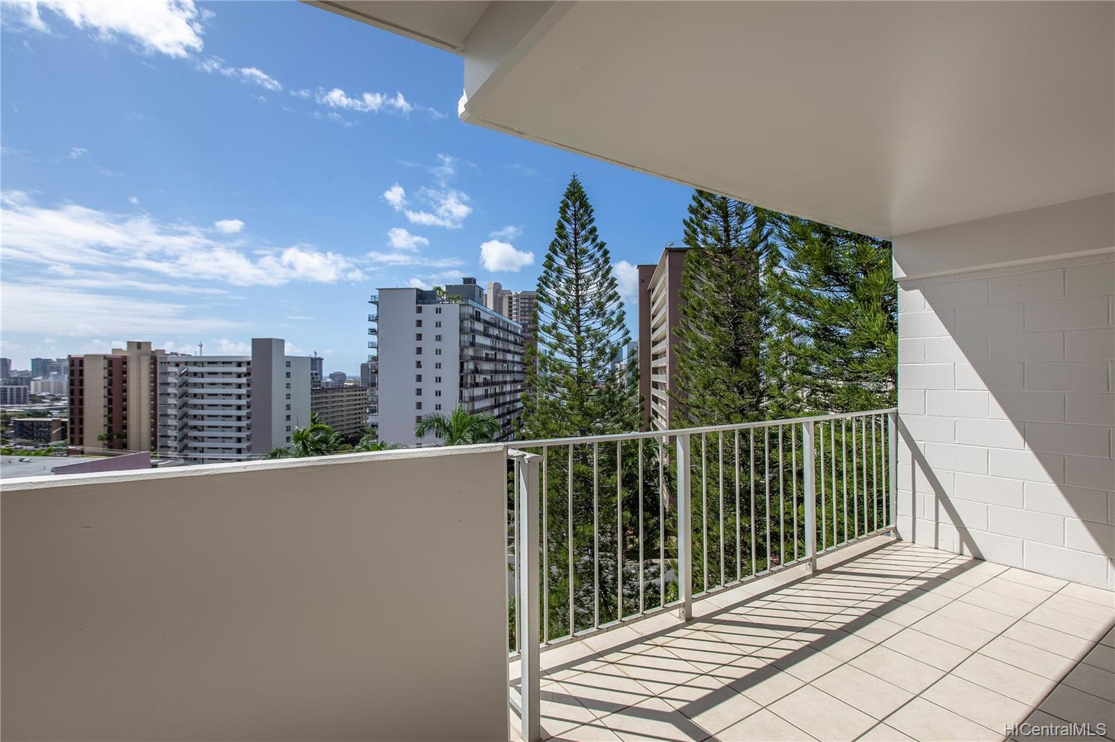 1441 Victoria Street #602, Honolulu, HI 96822