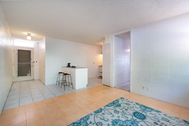 920 Kaheka Street #2, Honolulu, HI 96814