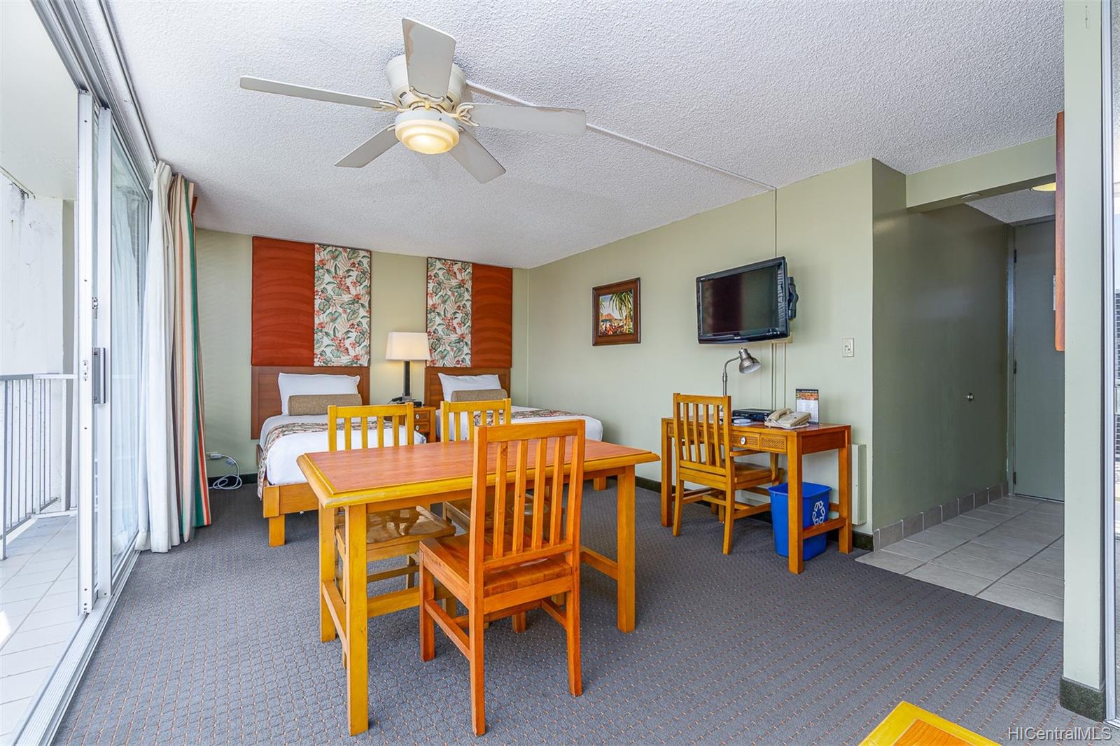 2427 Kuhio Avenue #2208, Honolulu, HI 96815