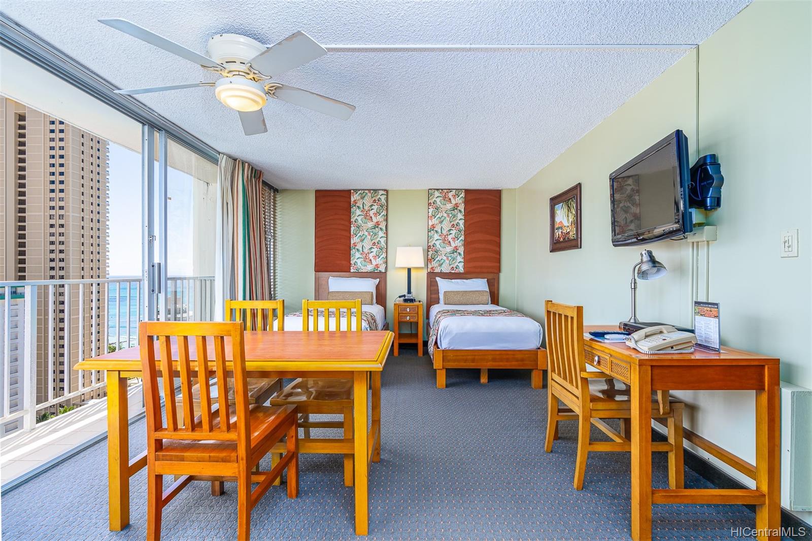 2427 Kuhio Avenue #2208, Honolulu, HI 96815