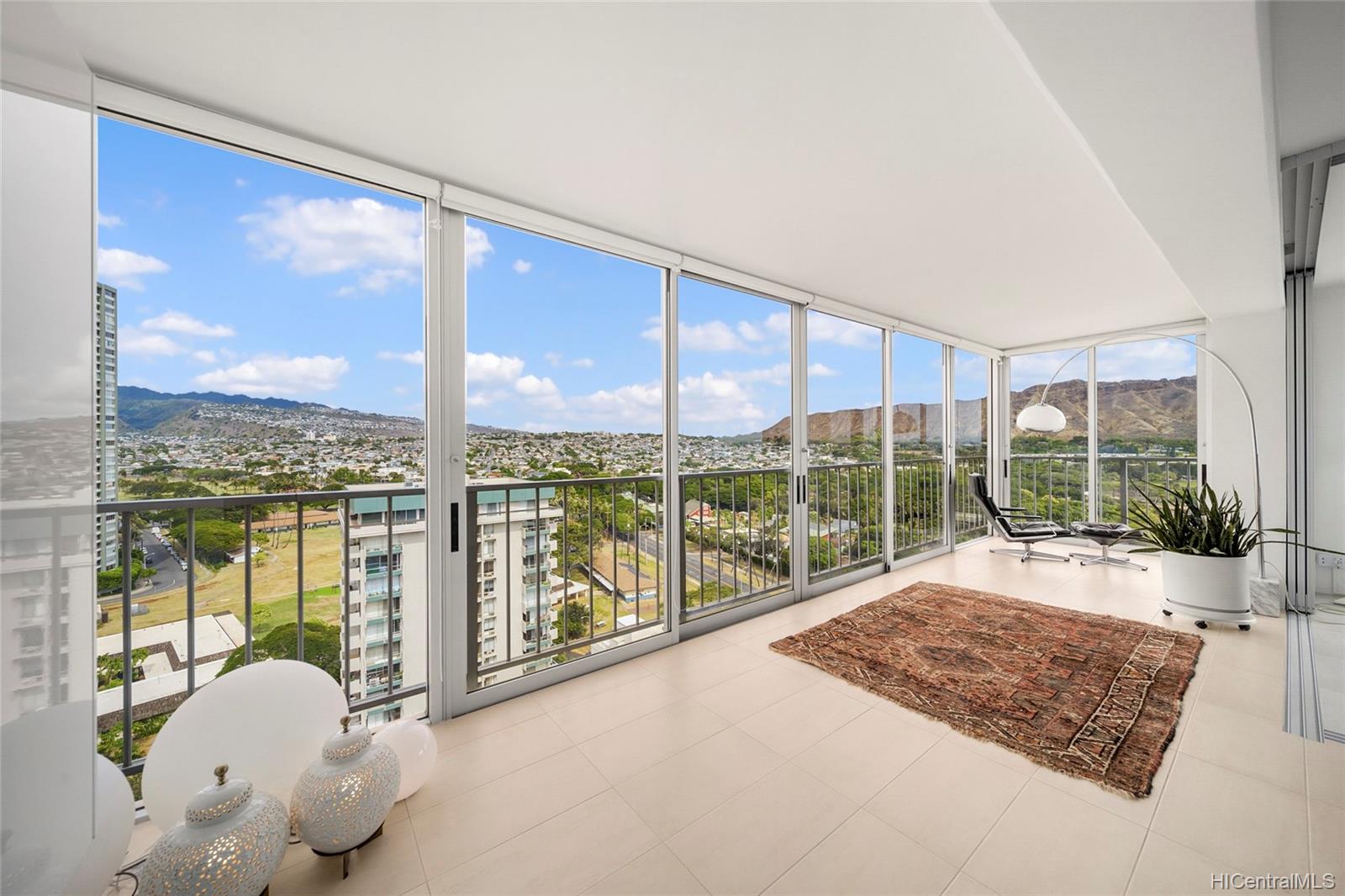 2575 Kuhio Avenue #1804, Honolulu, HI 96815