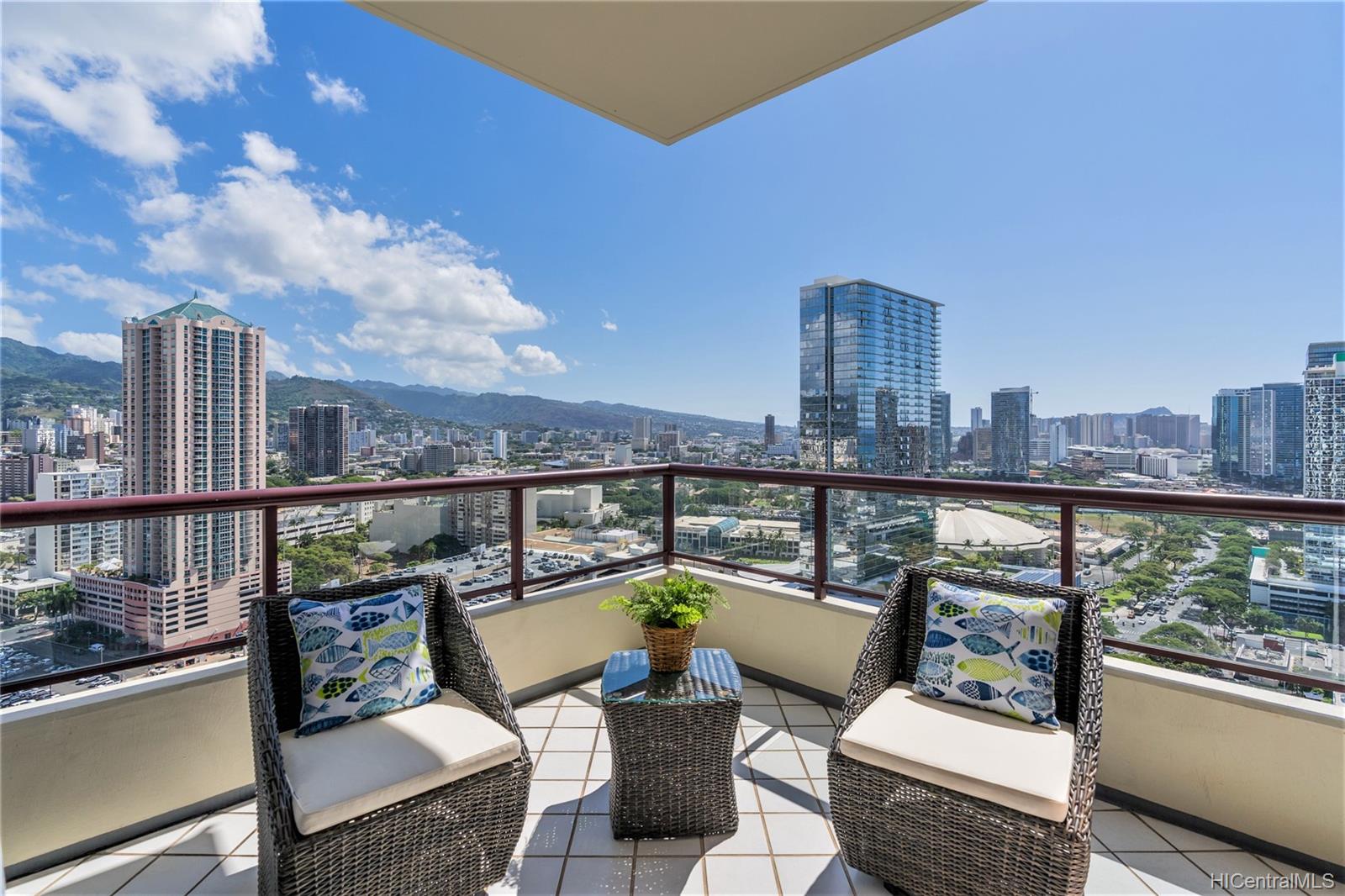 725 Kapiolani Boulevard #2705, Honolulu, HI 96813