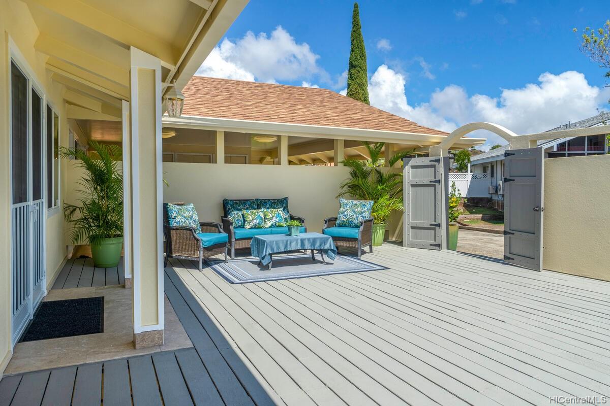 1626 Laukahi Street Honolulu, HI 96821