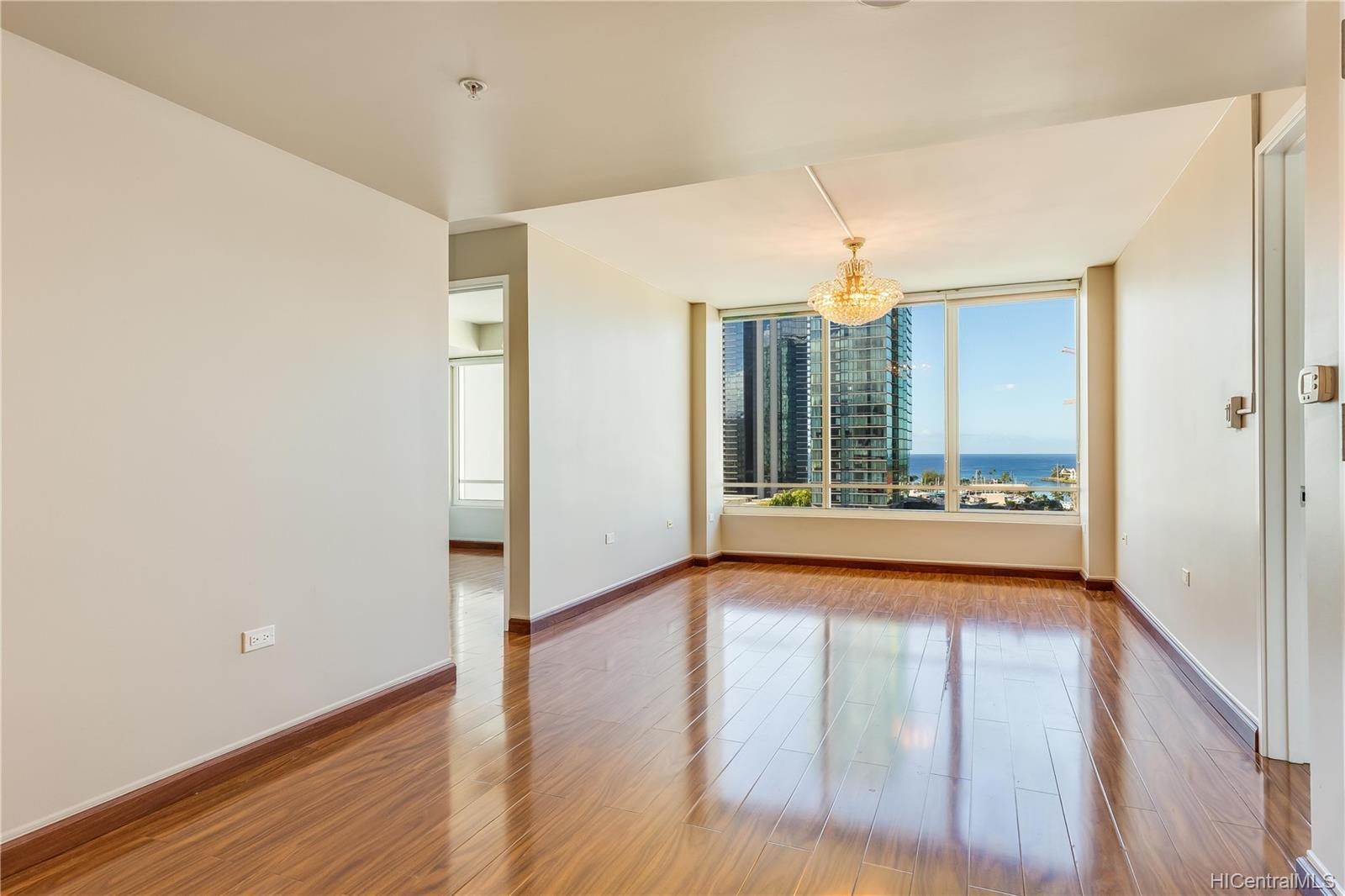 1009 Kapiolani Boulevard #1805, Honolulu, HI 96814