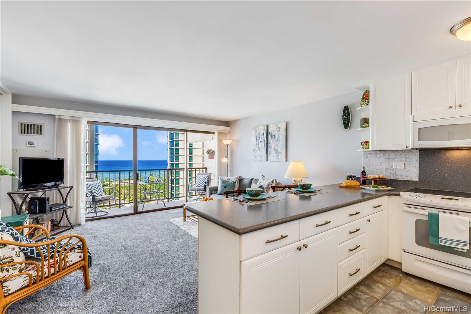 2140 Kuhio Avenue #2404, Honolulu, HI 96815